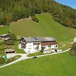 Jedlerhof * ניוסטיפט אים סטובאיטל